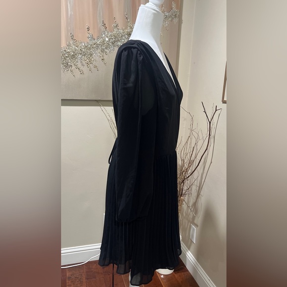 Haute Curve Long Sleeve Semi Sheer Pleated Wrap Dress Black Plus 1X NEW - Picture 9 of 9
